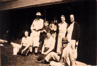 Western Australia, Rottnest Island.LAKE family group photo at Quod