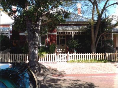 PHOTOGRAPH: 105 PARK STREET, SUBIACO