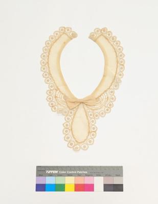 COLLAR: CREAM GEORGETTE AND LACE, SMALL BIB FRONT WITH BOW