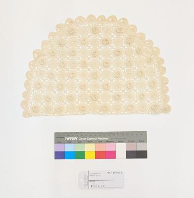 DOILY: HALF CIRCLE CREAM CROCHET LACE