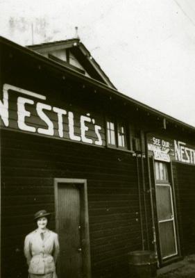 GIRLS AT TEMPORARY ARMY CANTEEN IN CLAREMONT SHOWGROUNDS