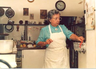 BUCKINGHAM PEGGY IN HER KITCHEN