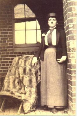 SHARKEY COLLECTION - WOMEN IN 1890S