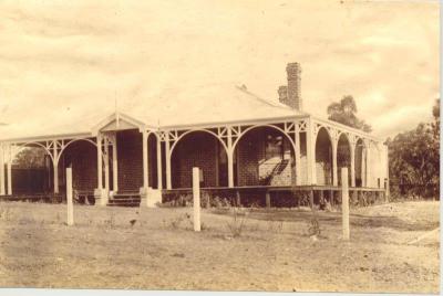 SHARKEY COLLECTION - WAINOMI, 3 VICTORIA AVENUE