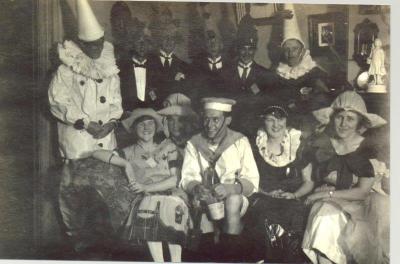 SHARKEY COLLECTION - GROUPS IN FANCY DRESS