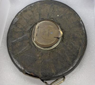 TAPE MEASURE: ROUND, METAL
