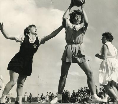 Photograph: Lyn Fuller, All Australia Interstate Tournament, Action (Darker Copy)