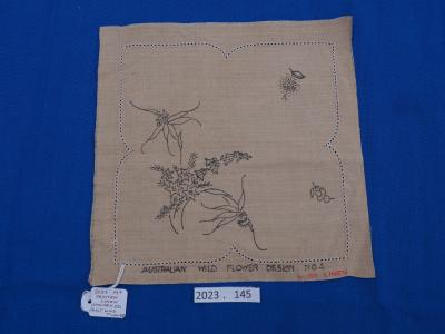 STAMPED LINEN, MAT