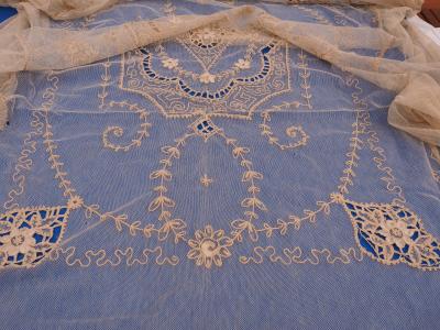 TAMBOUR, BEDSPREAD