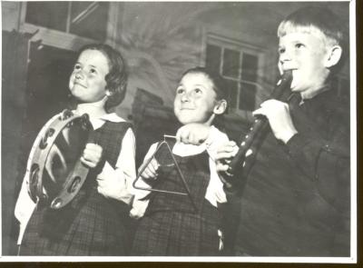 EAST CLAREMONT PRACTISING SCHOOL MUSIC GROUP