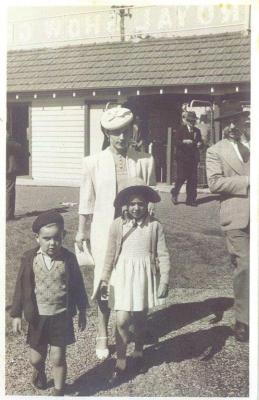 MANOLIKOS & ZAFER FAMILIES AT THE ROYAL SHOW