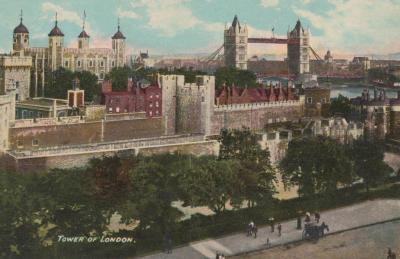 POSTCARD: LONDON LANDMARKS - TOWER OF LONDON