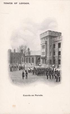 POSTCARD: TOWER OF LONDON SERIES - GUARDS ON PARADE