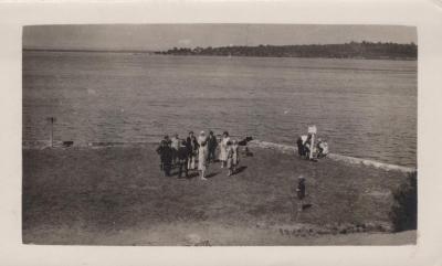 PHOTOGRAPH: GROUP OF PEOPLE, THELMA GREEN BEQUEST