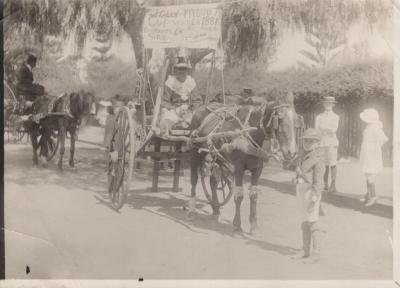PHOTOGRAPH: STREET PHOTOGRAPH, THELMA GREEN BEQUEST