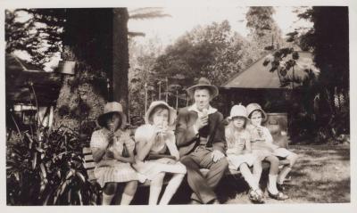 PHOTOGRAPH: DOROTHY, THELMA, HALLMAN, VALDA, PAT, THELMA GREEN BEQUEST