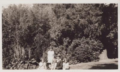 PHOTOGRAPH: THELMA, DOROTHY, VALDA, HALLMAN, PAT, THELMA GREEN BEQUEST
