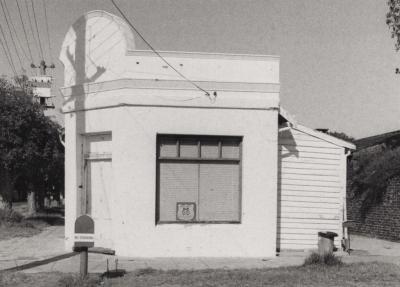 PHOTOGRAPH: 80 HENSMAN ROAD, NATIONAL ESTATE SURVEY COLLECTION