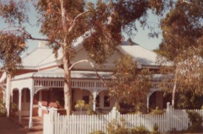PHOTOGRAPH: 100 HAMERSLEY ROAD, NATIONAL ESTATE SURVEY COLLECTION