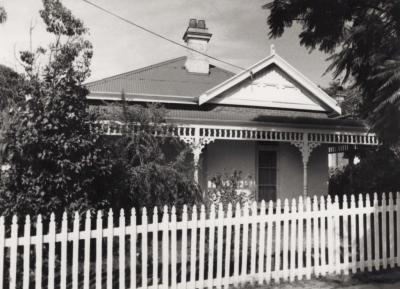 PHOTOGRAPH: 4 KINGS ROAD, NATIONAL ESTATE SURVEY COLLECTION