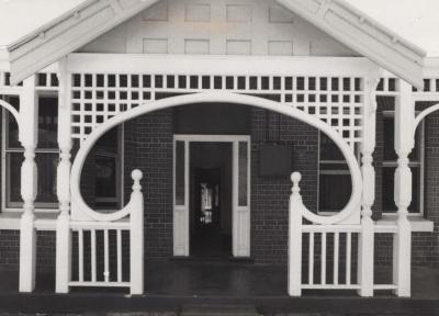 PHOTOGRAPH: 16 BARKER ROAD, NATIONAL ESTATE SURVEY COLLECTION