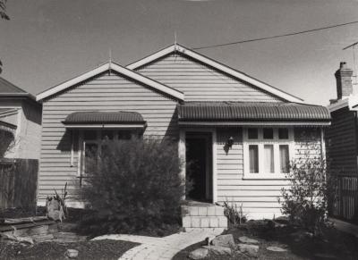 PHOTOGRAPH: 130 TOWNSHEND ROAD, NATIONAL ESTATE SURVEY COLLECTION