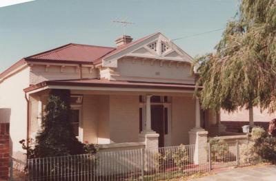 PHOTOGRAPH: 180 BARKER ROAD, NATIONAL ESTATE SURVEY COLLECTION