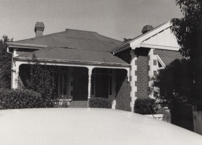 PHOTOGRAPH: UNKNOWN HOUSE COGHLAN ROAD, NATIONAL ESTATE SURVEY COLLECTION
