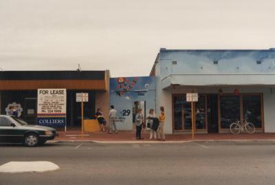 PHOTOGRAPH: 27(?) ROKEBY ROAD, 1988