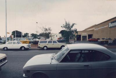 PHOTOGRAPH: BUNNINGS, 378 HAY STREET 1988