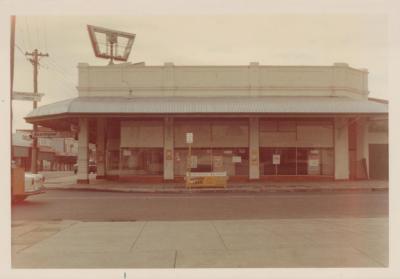 PHOTOGRAPH: SPENCER WILLIAM GILBERT NEWSAGENCY 1972