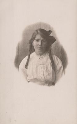 POSTCARD: WINNIE MELL, FROM ALBUM 1, THELMA GREEN COLLECTION