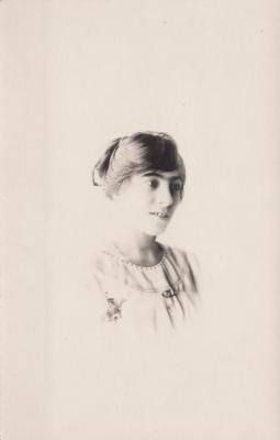 POSTCARD: ANNIE GRAHAM, FROM ALBUM 1, THELMA GREEN COLLECTION