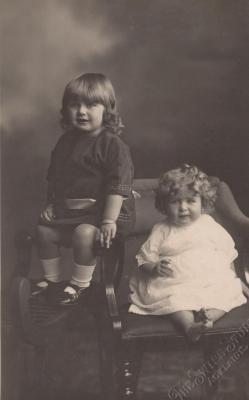 POSTCARD: MOLLY AND BETTY BESSIER, FROM ALBUM 1, THELMA GREEN COLLECTION