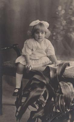 POSTCARD: UNKNOWN GIRL, FROM ALBUM 1, THELMA GREEN COLLECTION