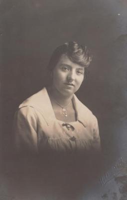 POSTCARD: ELSIE MACHION, FROM ALBUM 1, THELMA GREEN COLLECTION
