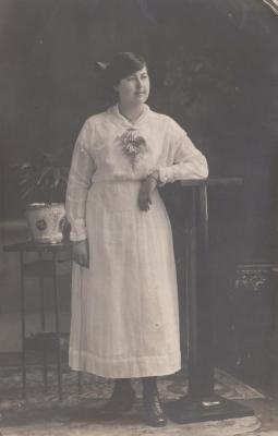 POSTCARD: PEARL TRENBERTH, FROM ALBUM 1, THELMA GREEN COLLECTION