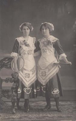POSTCARD: TWO WOMEN, FROM ALBUM 1, THELMA GREEN COLLECTION