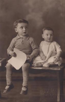 POSTCARD: JOHN AND KEVIN GAYNOR, FROM ALBUM 1, THELMA GREEN COLLECTION