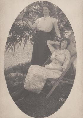 POSTCARD: TWO WOMEN, FROM ALBUM 1, THELMA GREEN COLLECTION