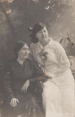 POSTCARD: JANE HATTAM TRENBERTH AND PEARL TRENBERTH, FROM ALBUM 1, THELMA GREEN COLLECTION