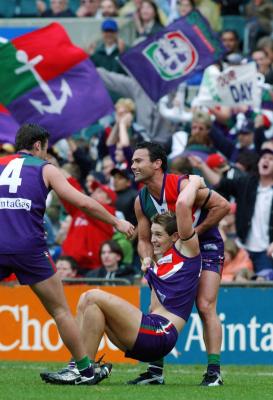 PETER BELL PLAYED FOR FREMANTLE DOCKERS NUMBER 4 IN 1995