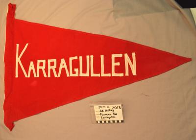 PENNANT - RED KARRAGULLEN