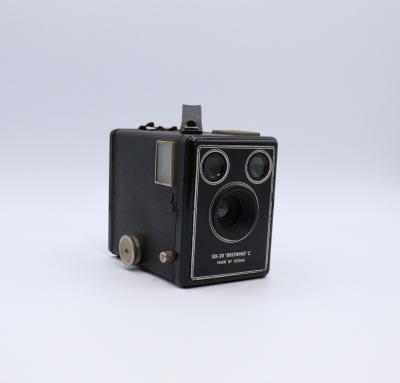 CAMERA, BOX - BROWNIE SIX 20 KODAK