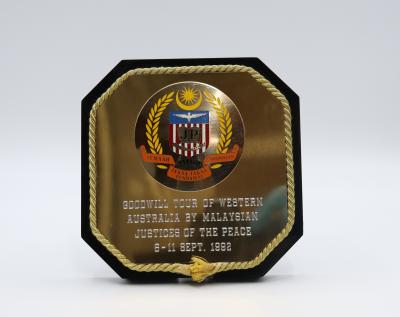 PLAQUE - PRESENTATION, BY MALAYSIAN JUSTICES OF THE PEACE 1992