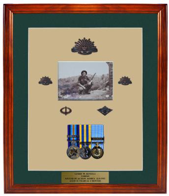 MEDAL, MILITARY - MEMORIAL PHOTO & MEDALS - GERRY W RUSSELL