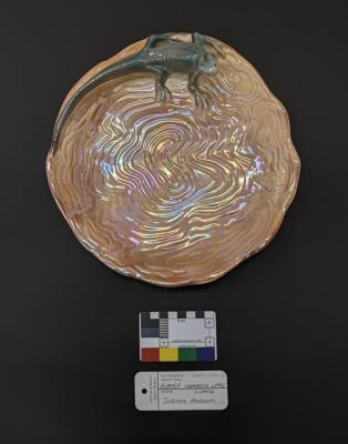 PLATTER: WEMBLEY WARE, LIZARD, GOLD